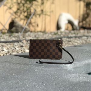 Louis Vuitton  damier ebene pochette